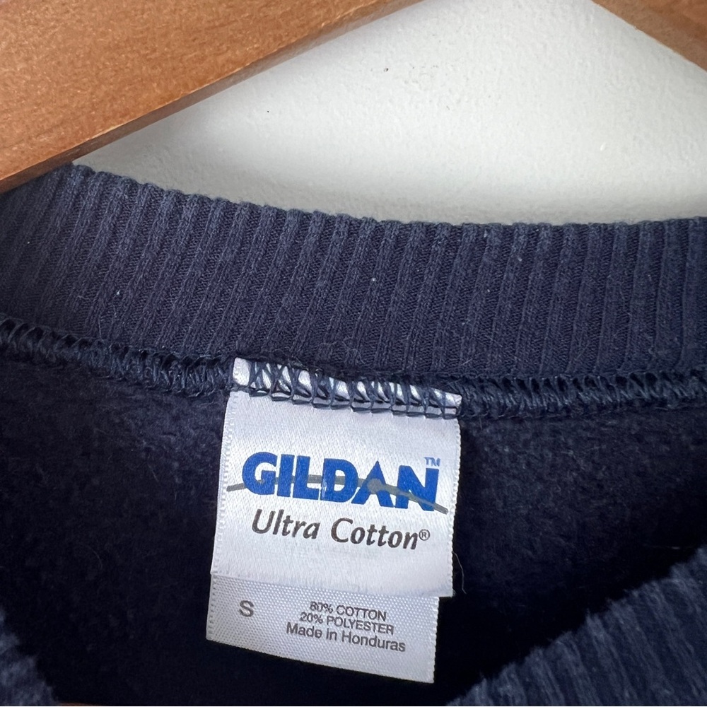 Gildan Blue Crew Neck Sweater with UCONN Basketball   Womens Size Small - Picture 2 of 5